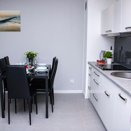 Apartament Z Ogrodkiem Trzęsacz Buitenkant foto