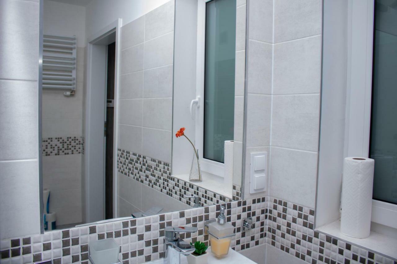 Apartament Z Ogrodkiem Trzęsacz Buitenkant foto