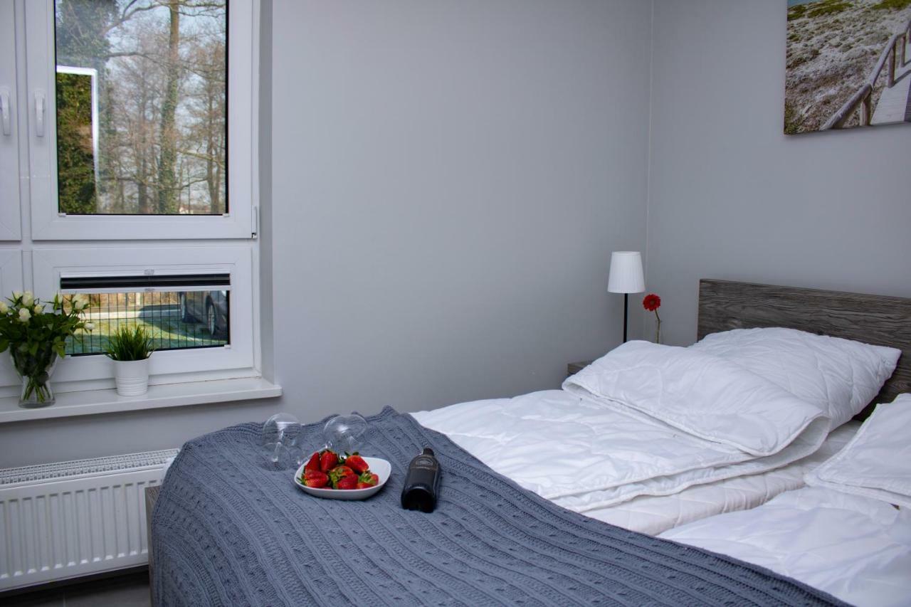 Apartament Z Ogrodkiem Trzęsacz Buitenkant foto
