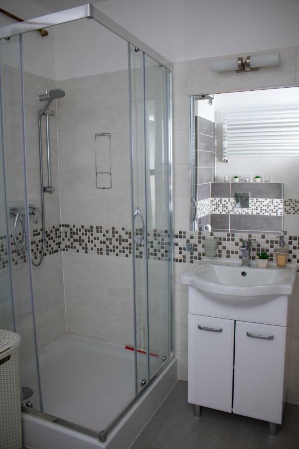 Apartament Z Ogrodkiem Trzęsacz Buitenkant foto