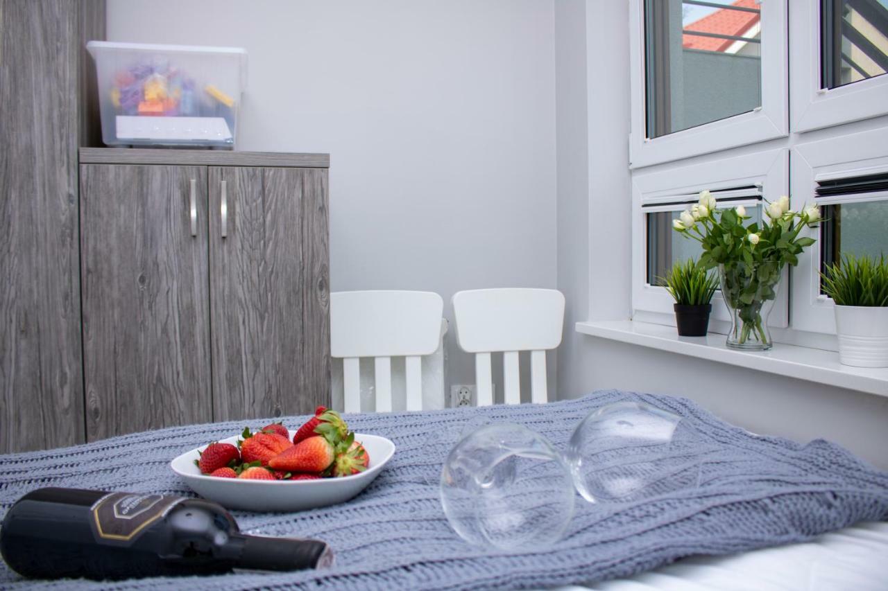 Apartament Z Ogrodkiem Trzęsacz Buitenkant foto