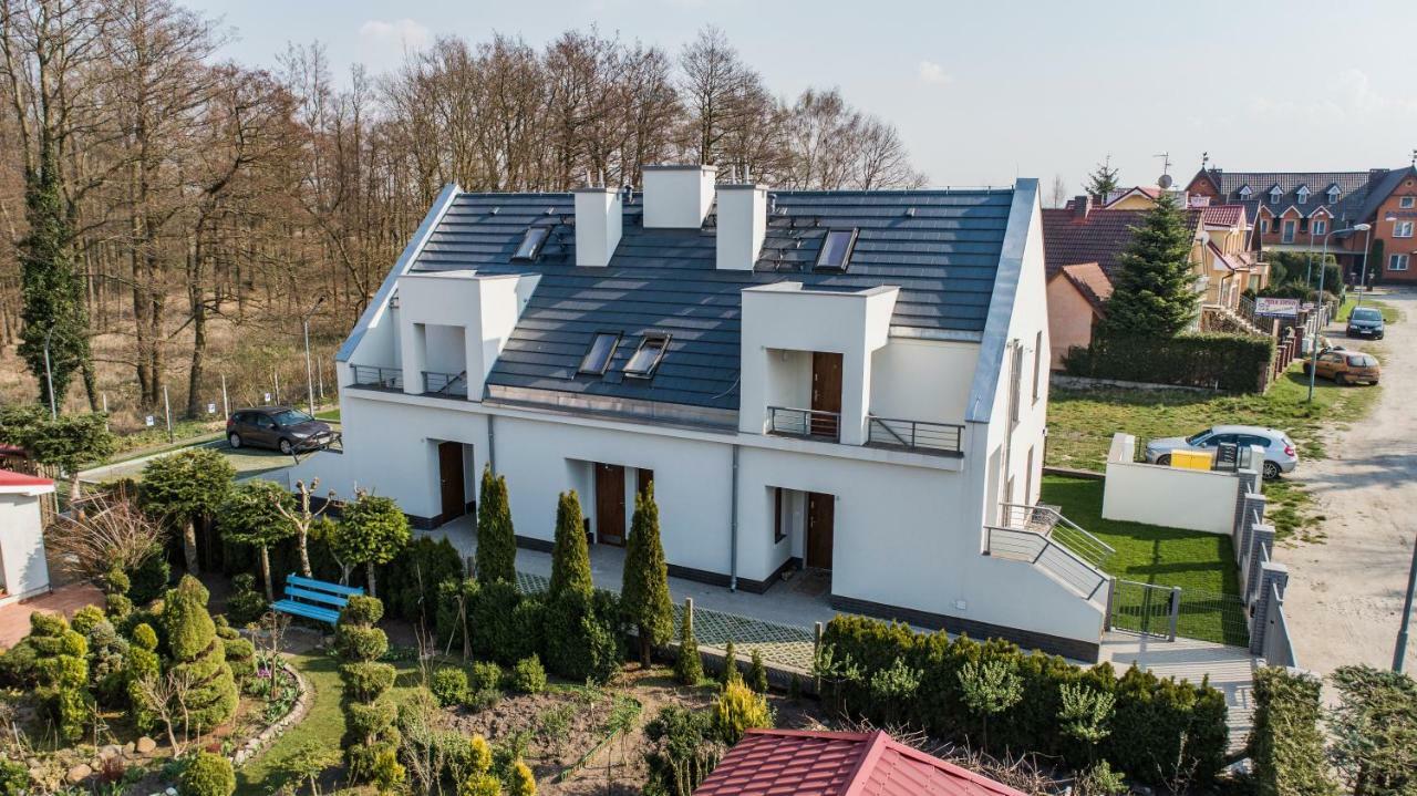 Apartament Z Ogrodkiem Trzęsacz Buitenkant foto