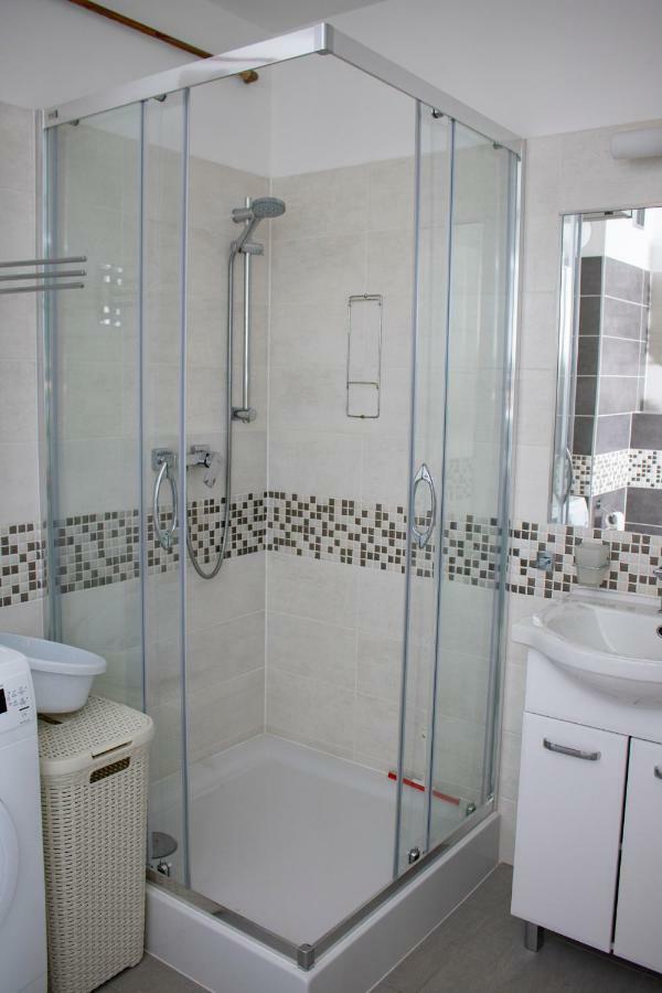 Apartament Z Ogrodkiem Trzęsacz Buitenkant foto