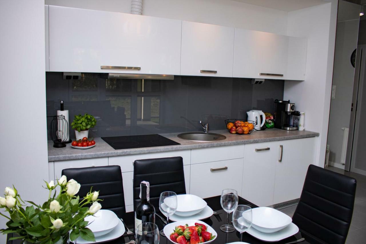 Apartament Z Ogrodkiem Trzęsacz Buitenkant foto